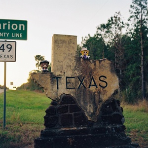 EC5bxYxX.jpg