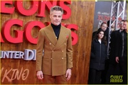 chris-pine-hugh-grant-rege-jean-page-dungeons-dragons-berlin-39.jpg