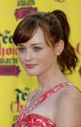 Alexis Bledel MEUB3NK_t