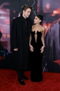 zoe-kravitz-catwoman-inspired-dress-nyc-batman-premiere-with-cast-38.jpg