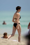 Anne Hathaway Actress - Real photos of celebrities