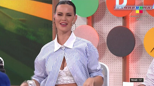 Natalie.Weber.Se.Abre.Camisa.Desayuno.Americano.1080P-ColitazTV.22.jpeg