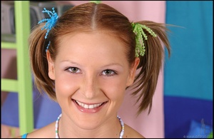 Permanent Link to 2004 12 15 – Liz Honey – Young Girls Who Love The Sensation