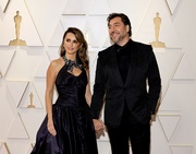 penelope-cruz-javier-bardem-couple-up-oscars-01.jpg