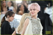 marion-cotillard-pink-hair-met-gala-06.jpg
