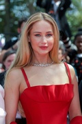 jennifer-lawrence-at-anatomy-of-a-fall-premiere-at-76th-annual-cannes-film-festival-05-21-2023-9.jpg