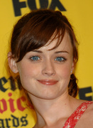 Alexis Bledel MEUB3ND_t