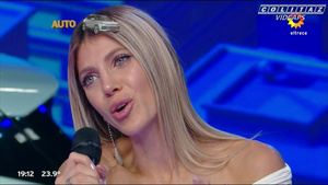 Cande.Ruggeri.Los.8.escalones.Oops.Pollerita.1080P.15.05.25-Colitaz.11.jpeg