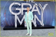 chris-evans-ana-de-armas-ryan-gosling-gray-man-premiere-15.jpg
