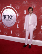 Jake+Gyllenhaal+2021+Tony+Awards+Arrivals+XtqliPGxmzGx.jpg