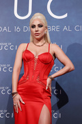 Lady+Gaga+House+Gucci+Italian+Premiere+Photocall+wGTZyoJwIkAx.jpg