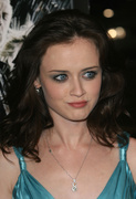 Alexis Bledel MEUB3R0_t