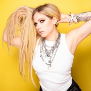 Avril Lavigne - Page 2 ME1KM0_t