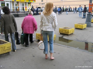 Permanent Link to City Feet – Jenya – Marina – 2006 06 29 Barefoot trips to Russian towns