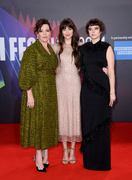 Dakota+Johnson+Lost+Daughter+UK+Premiere+65th+ms_vSMjuz-Dx.jpg