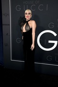 Lady+Gaga+House+Gucci+New+York+Premiere+hhFj7rntXXJx.jpg