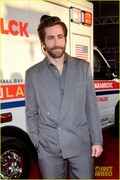 jake-gyllenhaal-ambulance-la-premiere-02.jpg