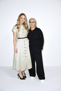Jennifer+Lawrence+Christian+Dior+Backstage+h4e27SioG2px.jpg