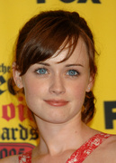 Alexis Bledel MEUB3OG_t