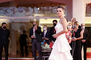 Penelope+Cruz+Competencia+Oficial+Red+Carpet+ZnF0ni1kajex.jpg