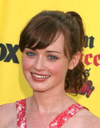 Alexis Bledel MEUB3NZ_t