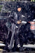 Kelly Rowland - Out on a rainy day at The Beverly Hills Hotel 02/05/2024