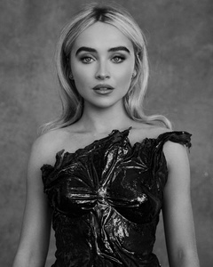 Sabrina Carpenter - Page 8 MEIPBR5_t