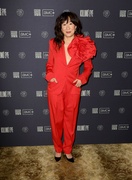 jodie-comer-sandra-oh-killing-eve-photo-call-04.jpg