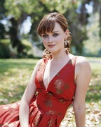 Alexis Bledel MEUB3MA_t