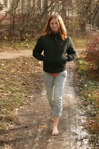 Permanent Link to City Feet – Aljona – 2010 01 28 – Autumn barefoot walk Preview only
