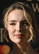 jodie-comer-olivier-awards-2023-in-london-04-02-2023-6.jpg