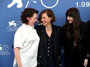 Dakota+Johnson+Lost+Daughter+Photocall+78th+ydTqTWfyNL7x.jpg