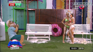 Brenda.Gomez.Laurita.Fernandez.Liquido.Blanco.Combate.1080P-Colitaz.93.jpeg