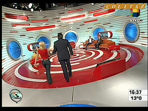 Fernanda.Vives.Jeans.Ajustados.Vueltita.Intrusos.2006.SD.HQ.60FPs.No.Audio-Colitaz.67.jpeg