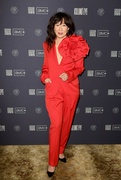 jodie-comer-sandra-oh-killing-eve-photo-call-09.jpg