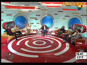Nazarena.Velez.2x.Vueltitas.Pollerita.y.Marcando.Pezones.Intrusos.SD.HQ.60FPS-Colitaz.07a194.jpeg