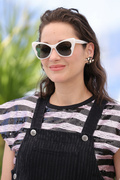 Marion+Cotillard+Bigger+Photocall+74th+Annual+PcunUjgW461x.jpg