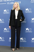 Kirsten+Dunst+Power+Dog+Photocall+78th+Venice+ZLjzL03CxuCx.jpg