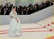 penelope-cruz-princess-glow-at-met-gala-2023-02.jpg
