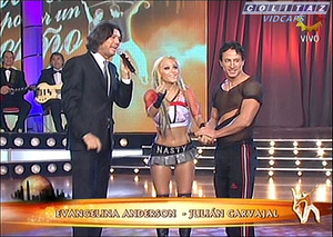Evangelina.Aderson.Bailando.2008.Pollerita.Remera.Mojada.SD.60FPS-Colitaz.01.jpeg