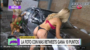 Soso.Mirabelli.y.Rubia.Lavando.Auto.Combate.1080P-Colitaz.72.jpeg