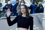 Marion+Cotillard+Bigger+Premiere+69th+San+4DfxA_-t3_Ex.jpg