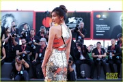 gemma-chan-chris-pine-sydney-chandler-nick-kroll-dwd-venice-premiere-20.jpg