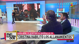 Debora.Plager.Pantalon.Negro.Ajustado.Tipo.Cuero.Involucrados.1080P-ColitazTV.22.jpeg