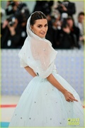 penelope-cruz-princess-glow-at-met-gala-2023-03.jpg