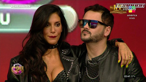 Silvina.Escudero.Bonus.Clip.Cantando.2024.Rock.1080P-Colitaz.30.jpeg