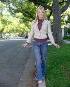Хилари Дафф (Hilary Duff) Newsweek Photoshoot 2003 (13xHQ) MEWLN4_t