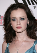 Alexis Bledel MEUB3QU_t