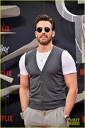 the-gray-man-berlin-premiere-42.jpg