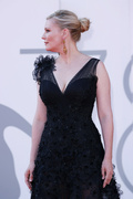 Kirsten+Dunst+Power+Dog+Red+Carpet+78th+Venice+bZ4OdWkOojlx.jpg